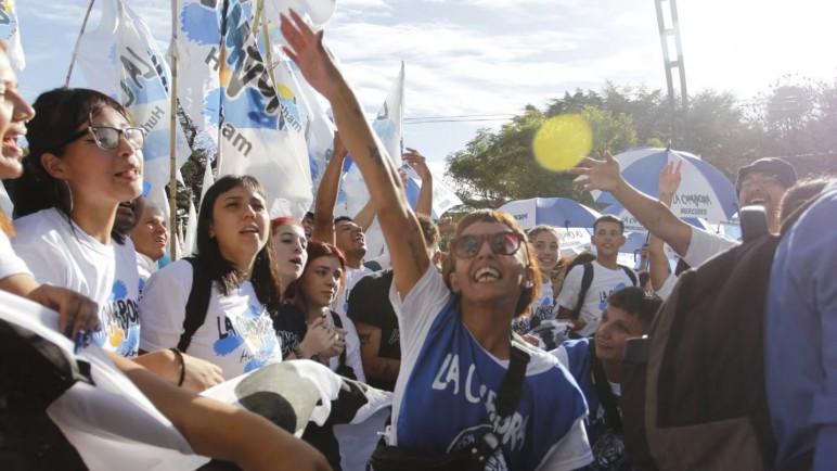 Marcha en apoyo a Cristina Kirchner: Calles cortadas y caos vehicular en Buenos Aires